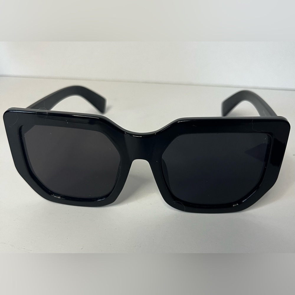 Retro Oversized Square Frame Sunglasses Black Silver Tone Tiger Embellishment - Picture 6 of 11